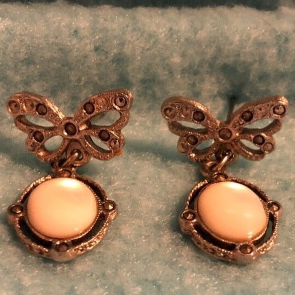 Silver Tone Butterfly, black enamel & peal earring